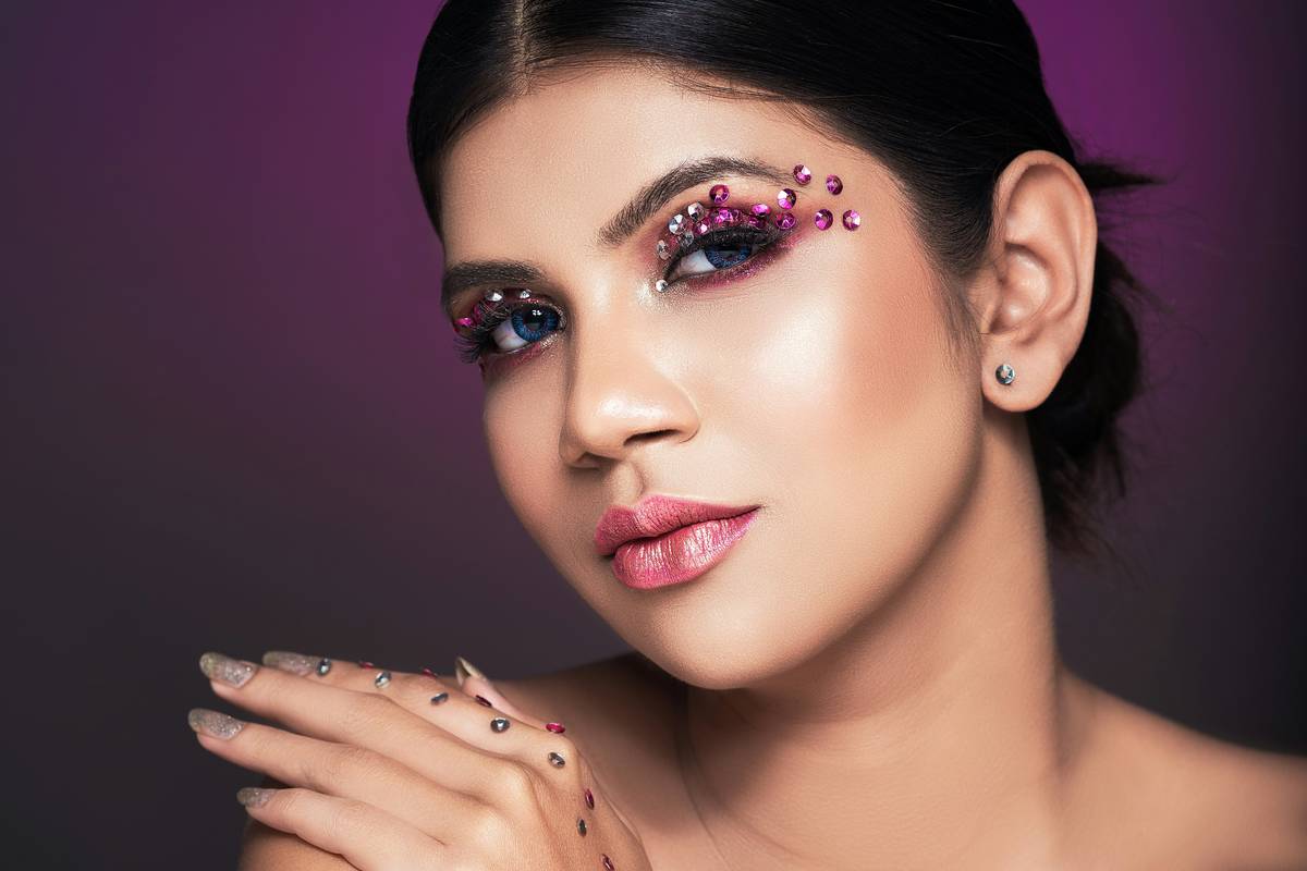 evening makeup glam how to do step-by-step demonstration on model with soft lighting